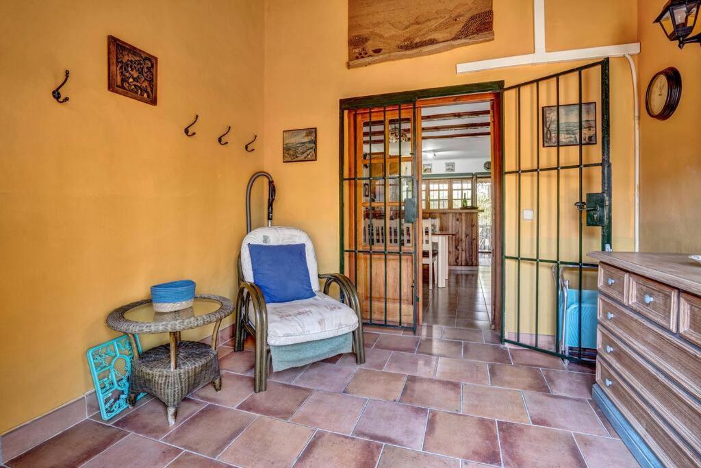 La Isla Casa Barnaby Villa Platja de Larenal Exterior photo